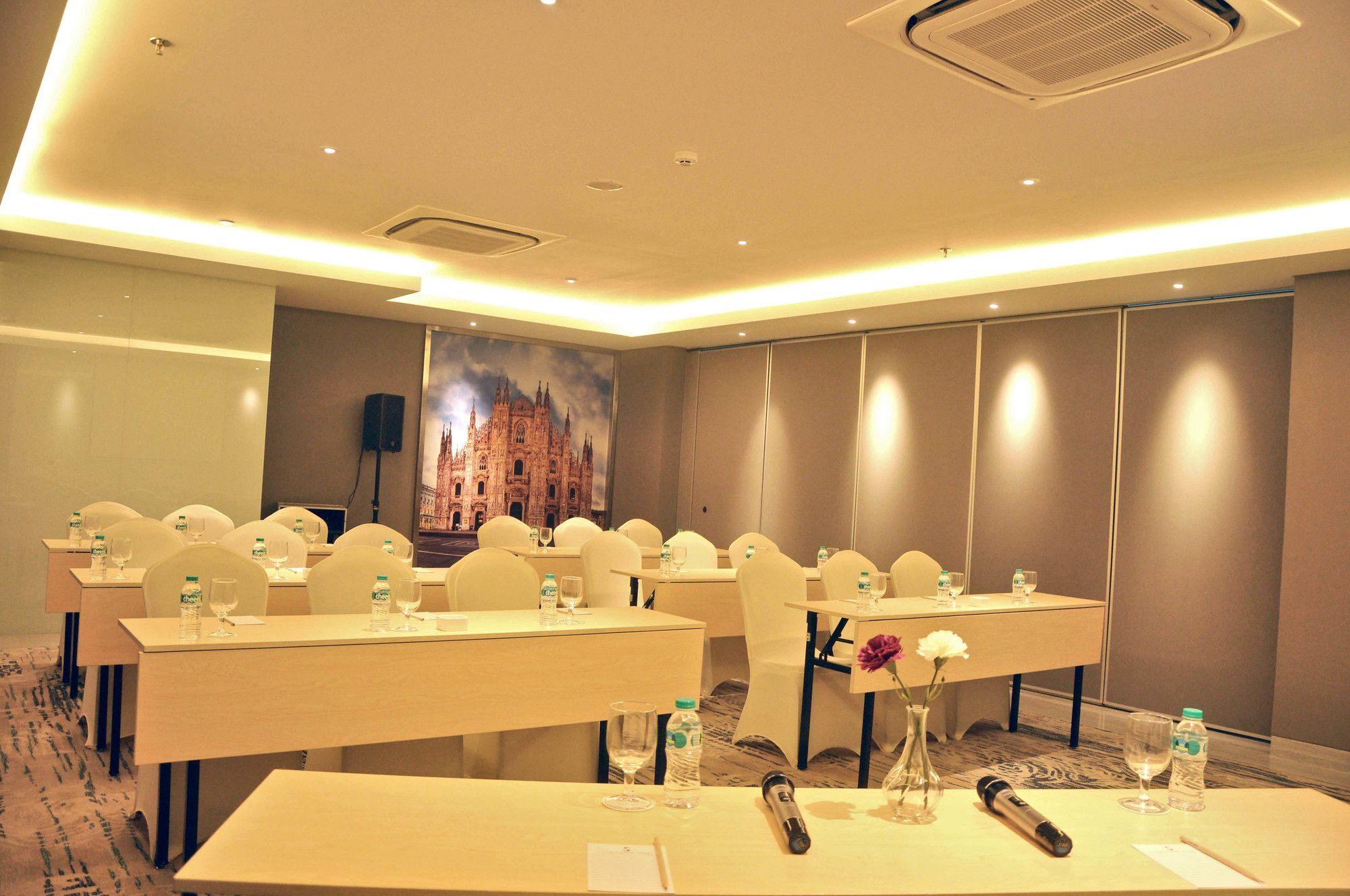 Grand Picasso Hotel Jakarta Exterior photo